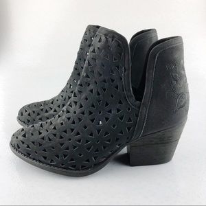 Musse & Cloud Black Booties